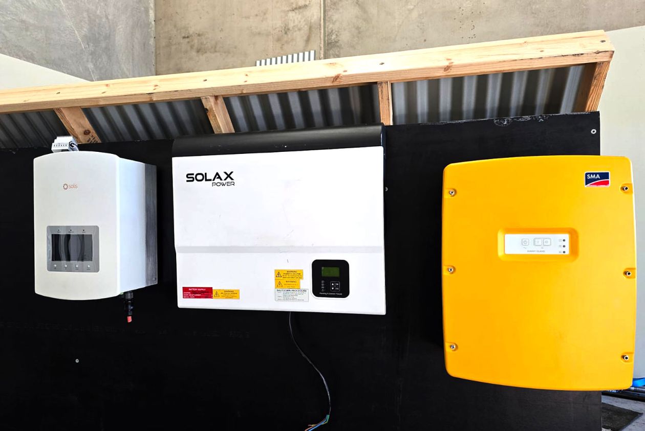 solar-inverters-training-equipment-class-gallery-game-changing-academy